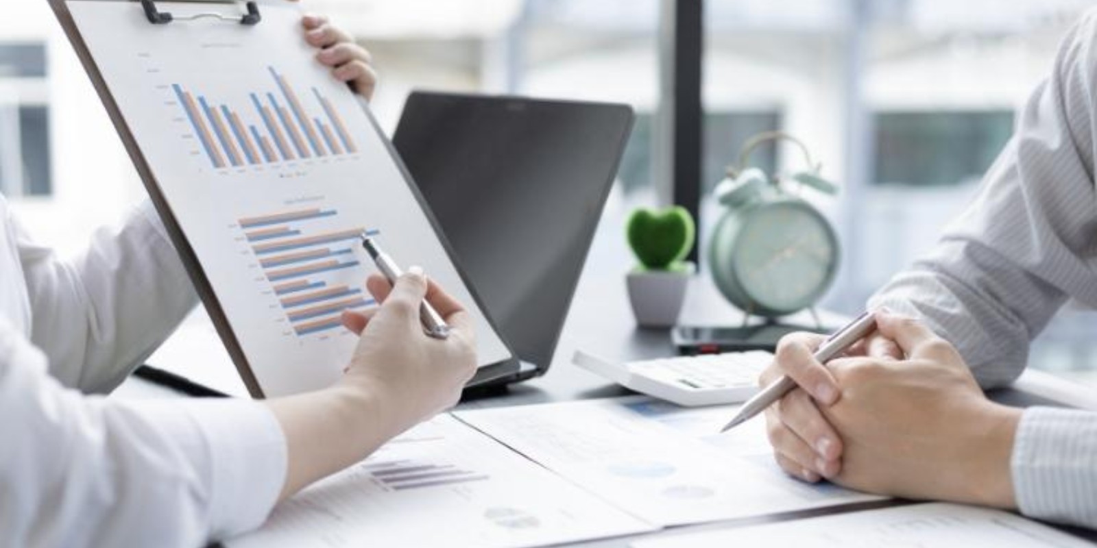 ¿COMPRAR A NOMBRE PROPIO O A NOMBRE DE UNA EMPRESA?